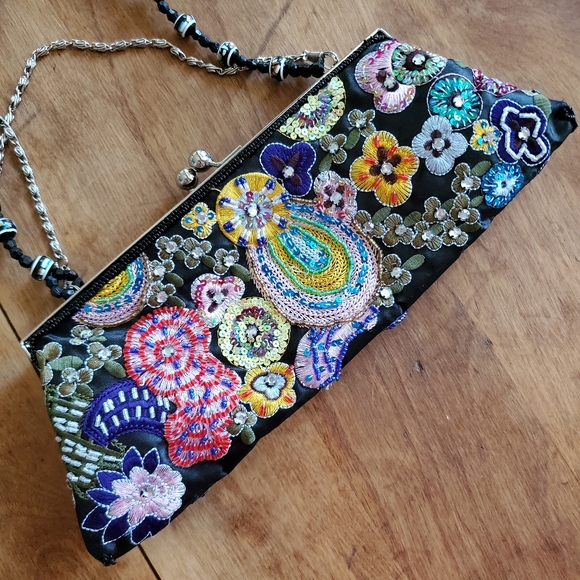 Colorful Beaded Clutch w/ Detachable Straps - Picture 5 of 9